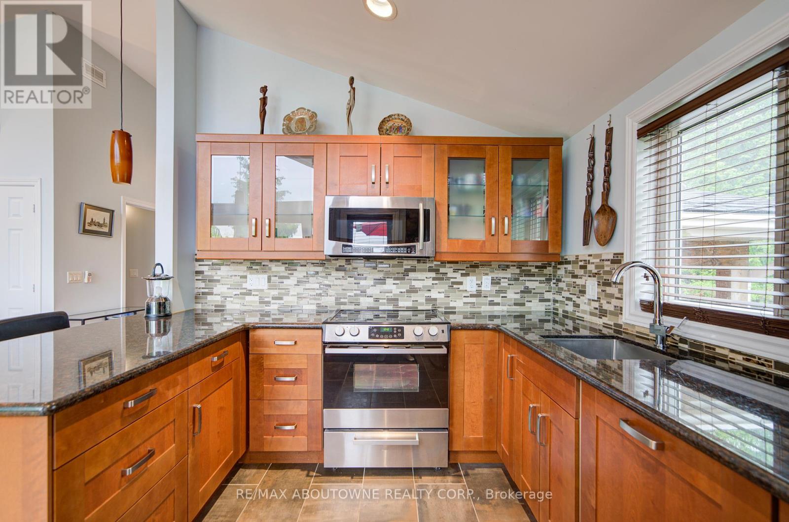 87 Paradise Road, Kawartha Lakes (Carden), Ontario  K0M 1B0 - Photo 12 - X12268684