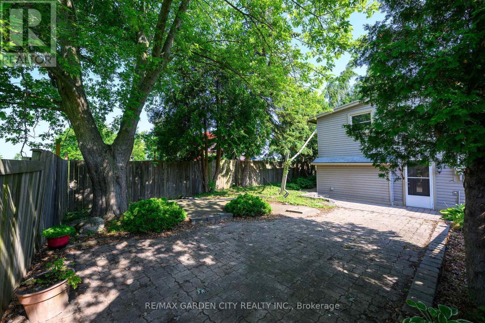 126 Mountain Road, Grimsby, Ontario  L3M 4E7 - Photo 19 - X12268705