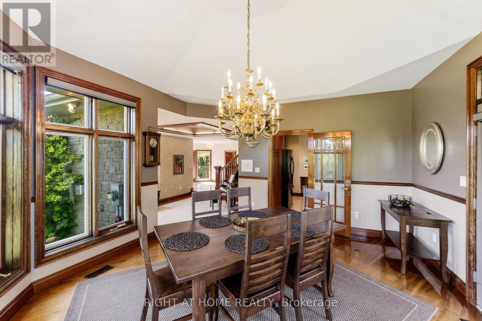 7775 St Augustine Crescent, Niagara Falls (Mt. Carmel), Ontario  L2H 2X3 - Photo 10 - X12268823