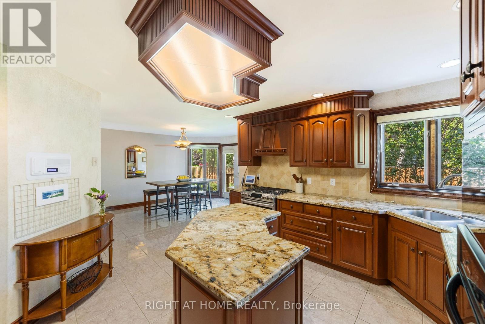 7775 St Augustine Crescent, Niagara Falls (Mt. Carmel), Ontario  L2H 2X3 - Photo 13 - X12268823