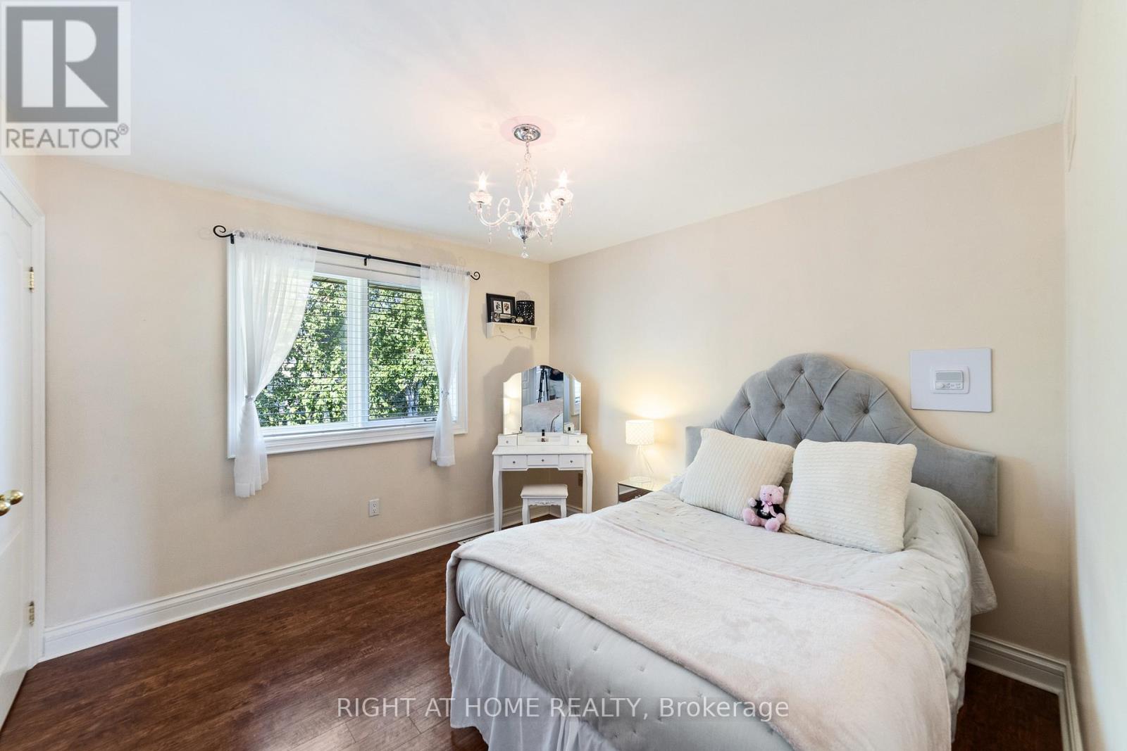 7775 St Augustine Crescent, Niagara Falls (Mt. Carmel), Ontario  L2H 2X3 - Photo 24 - X12268823