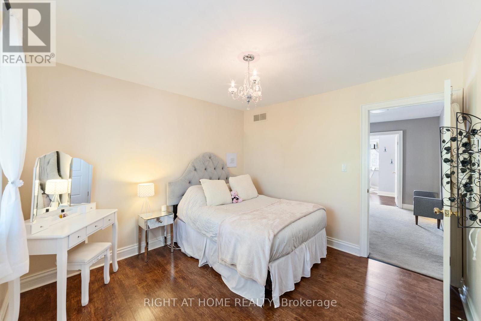 7775 St Augustine Crescent, Niagara Falls (Mt. Carmel), Ontario  L2H 2X3 - Photo 31 - X12268823