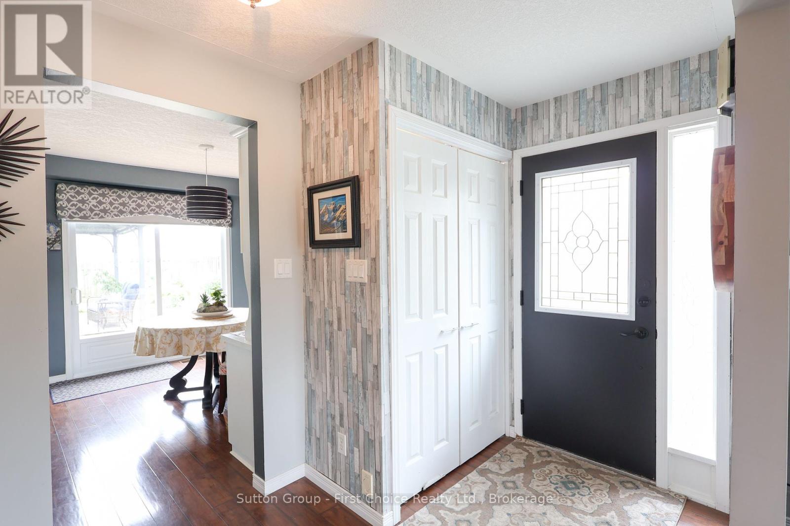 Property at 123 FORMAN AVENUE image 4