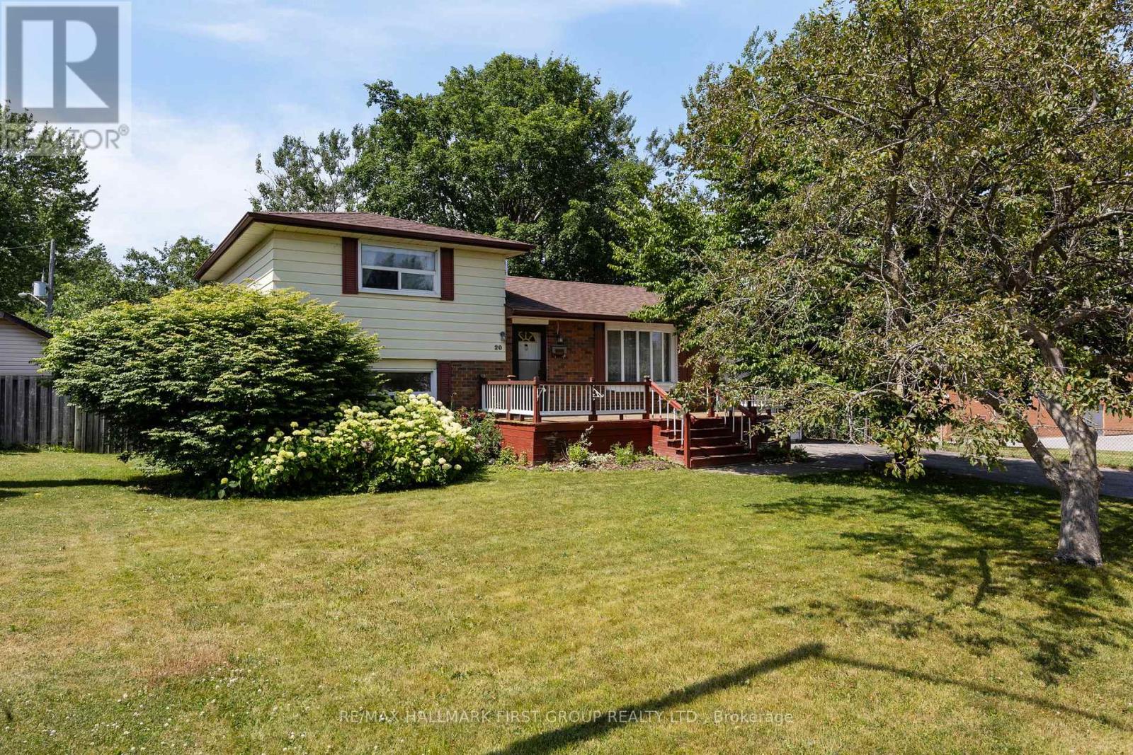 Property at 20 LAMBARD CRESCENT image 1