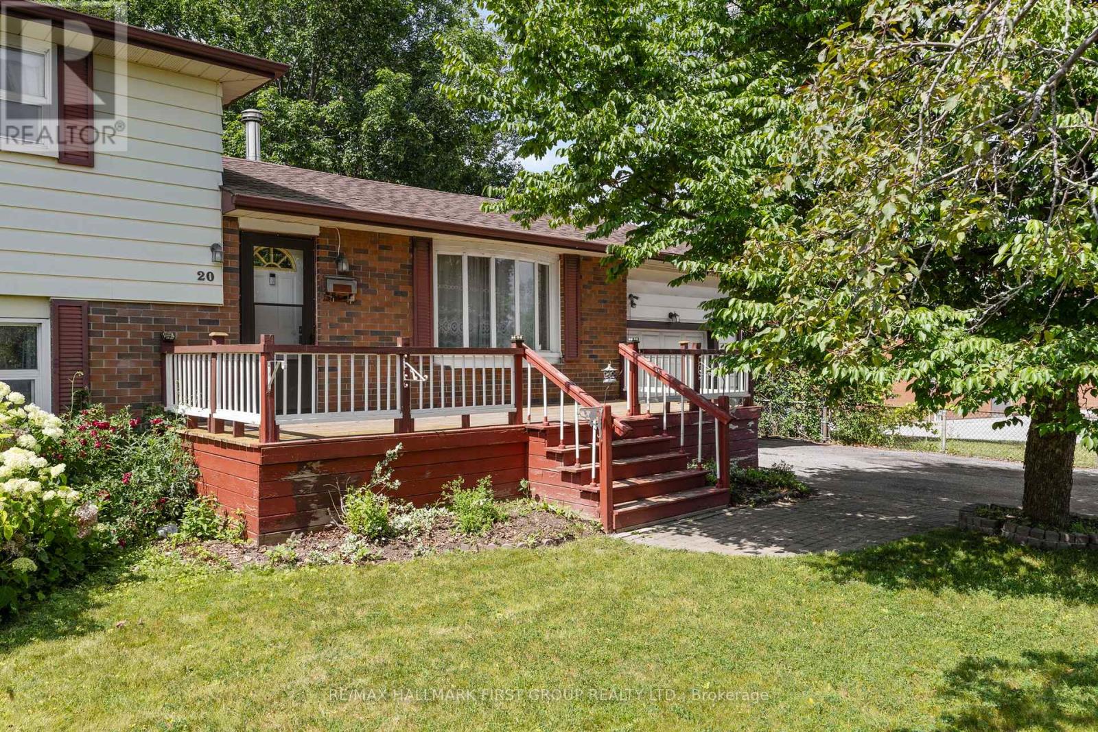 Property at 20 LAMBARD CRESCENT image 4