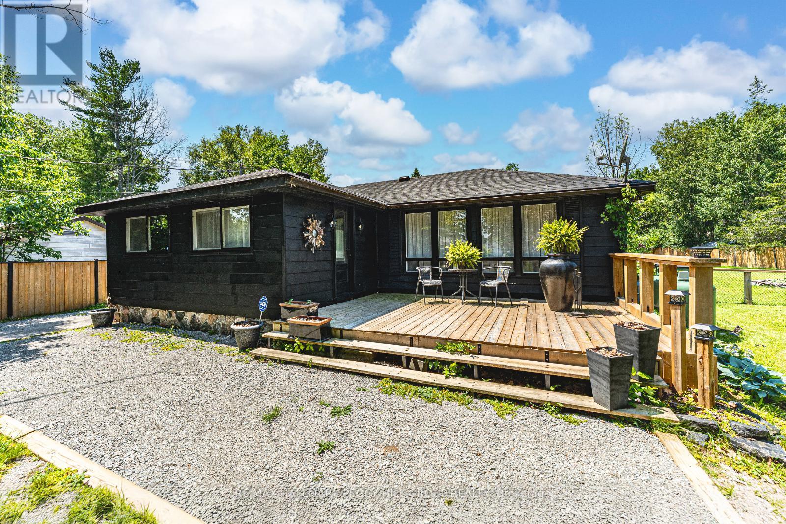 Property at 156 WOODLANDS AVENUE image 1
