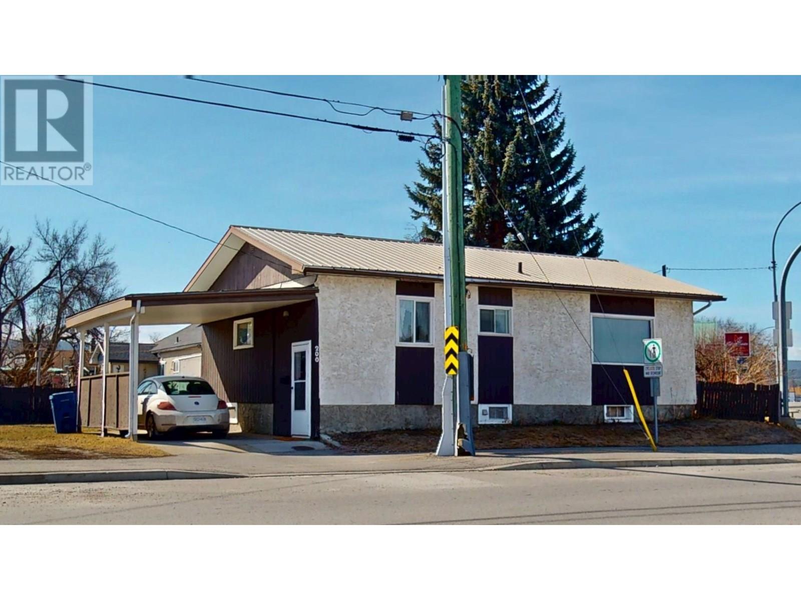 200 3rd Avenue S, Cranbrook, British Columbia  V1C 2B7 - Photo 1 - 10354793