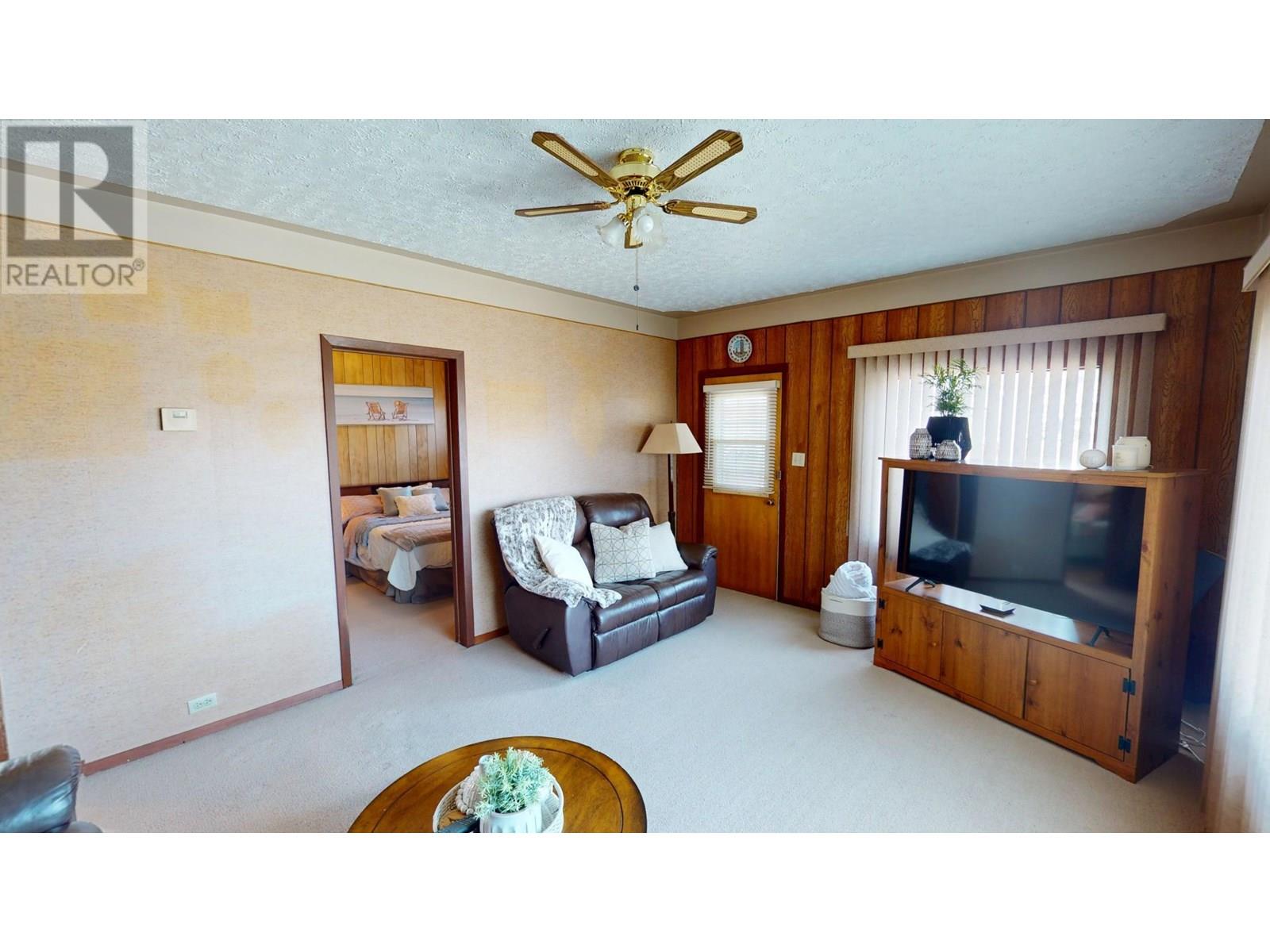 200 3rd Avenue S, Cranbrook, British Columbia  V1C 2B7 - Photo 4 - 10354793