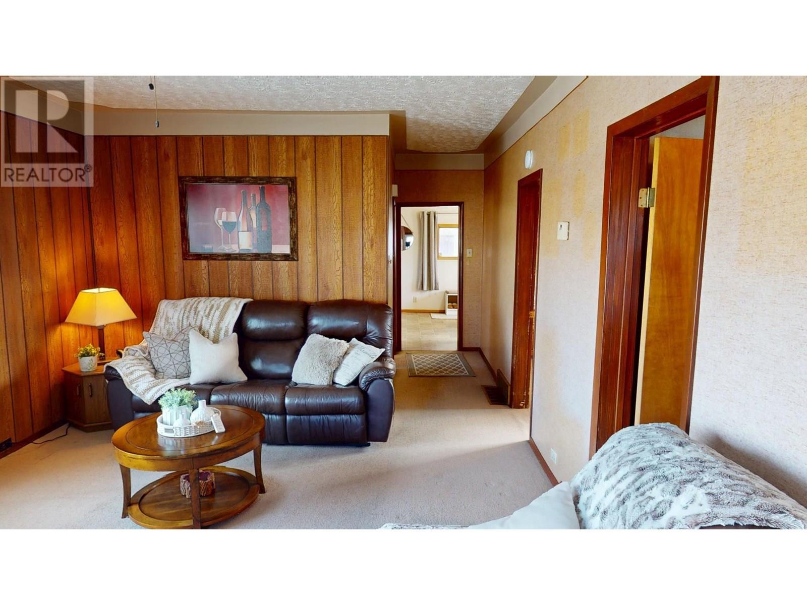 200 3rd Avenue S, Cranbrook, British Columbia  V1C 2B7 - Photo 5 - 10354793