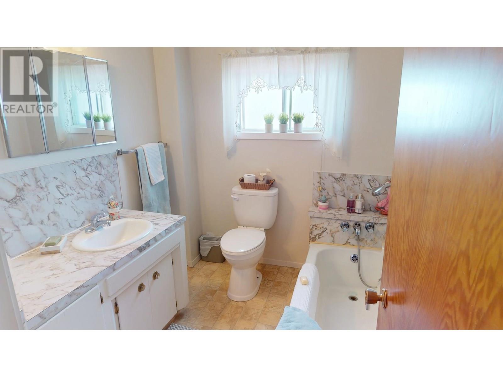 200 3rd Avenue S, Cranbrook, British Columbia  V1C 2B7 - Photo 9 - 10354793