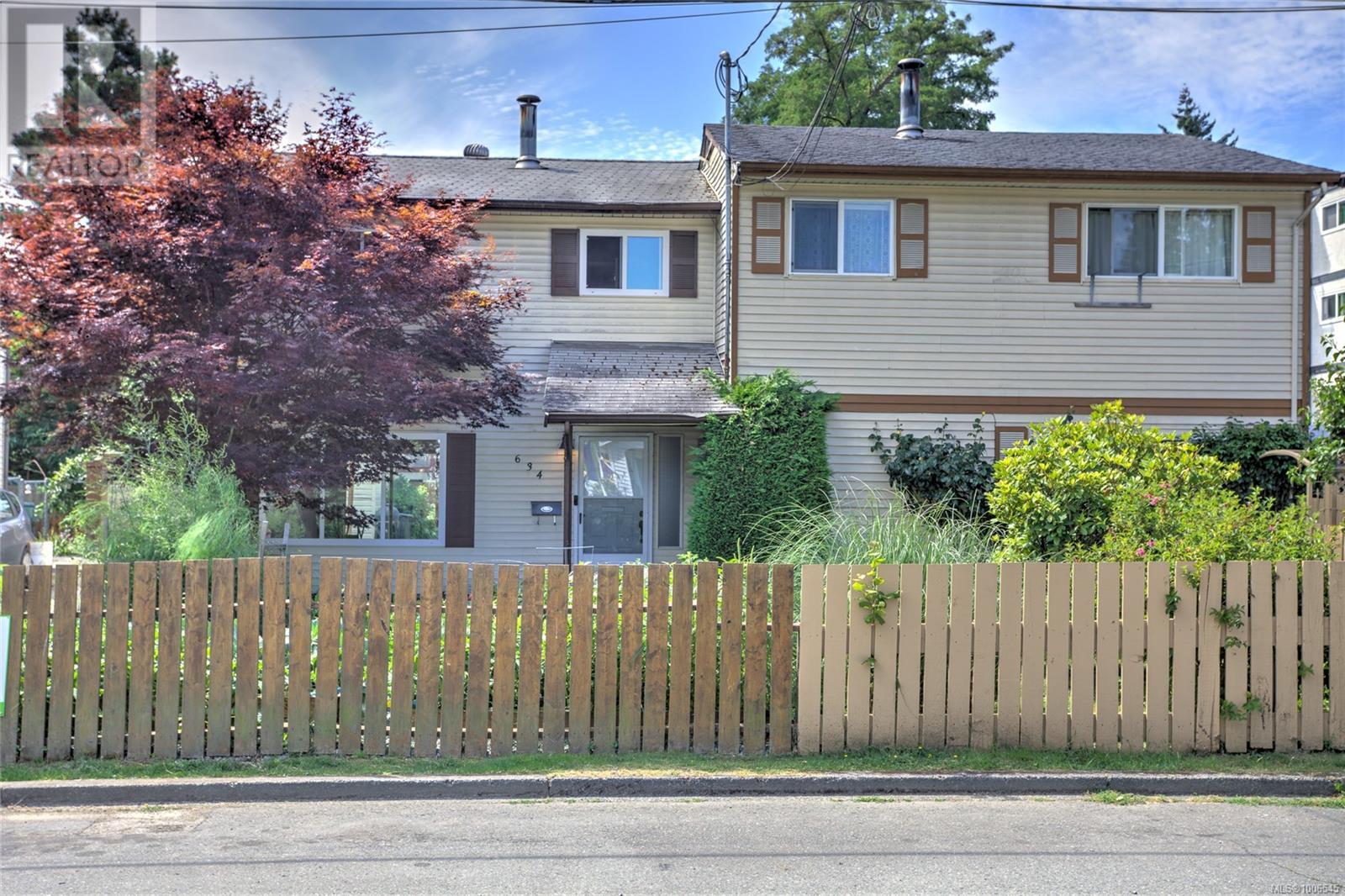 Property at 634 Dobson Rd image 3