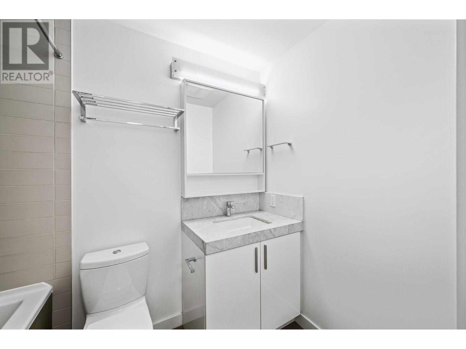 Listing Picture 12 of 23 : 805 5599 COONEY ROAD, Richmond / 烈治文 - 魯藝地產 Yvonne Lu Group - MLS Medallion Club Member