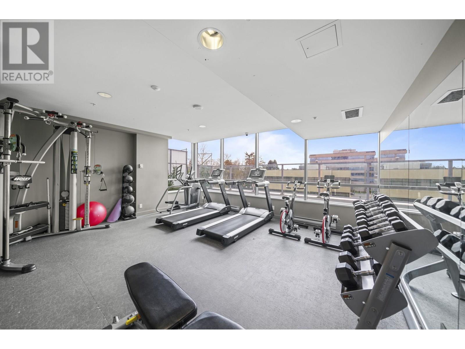 Listing Picture 22 of 23 : 805 5599 COONEY ROAD, Richmond / 烈治文 - 魯藝地產 Yvonne Lu Group - MLS Medallion Club Member