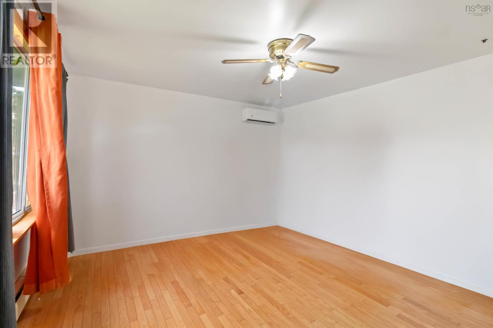 Property at 22 Prescott Drive image 4