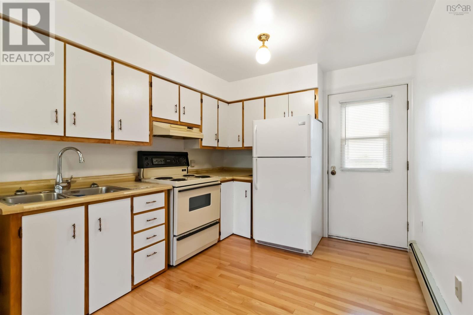 Property at 22 Prescott Drive image 5