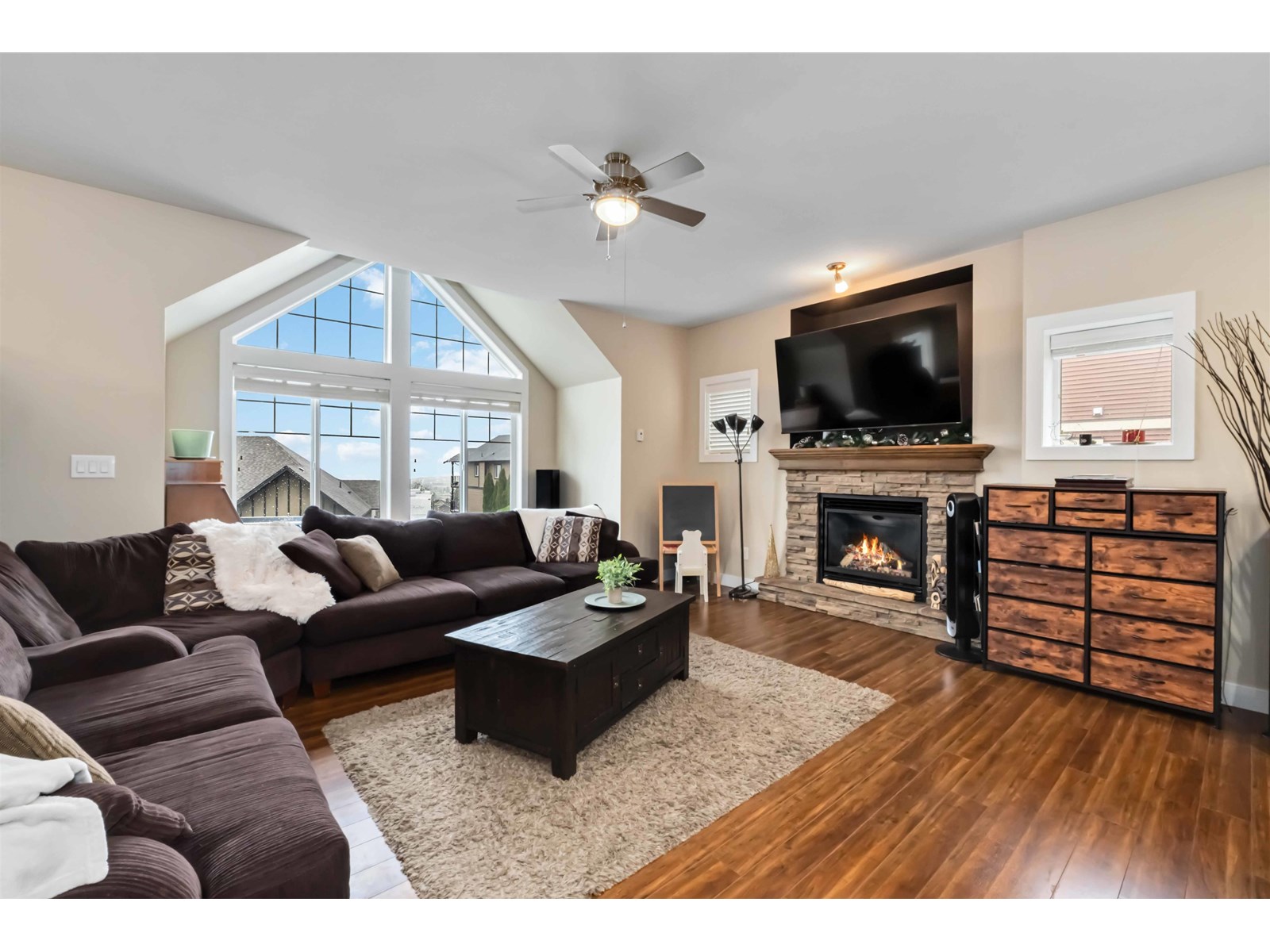 Property at 47216 SKYLINE DRIVE image 4