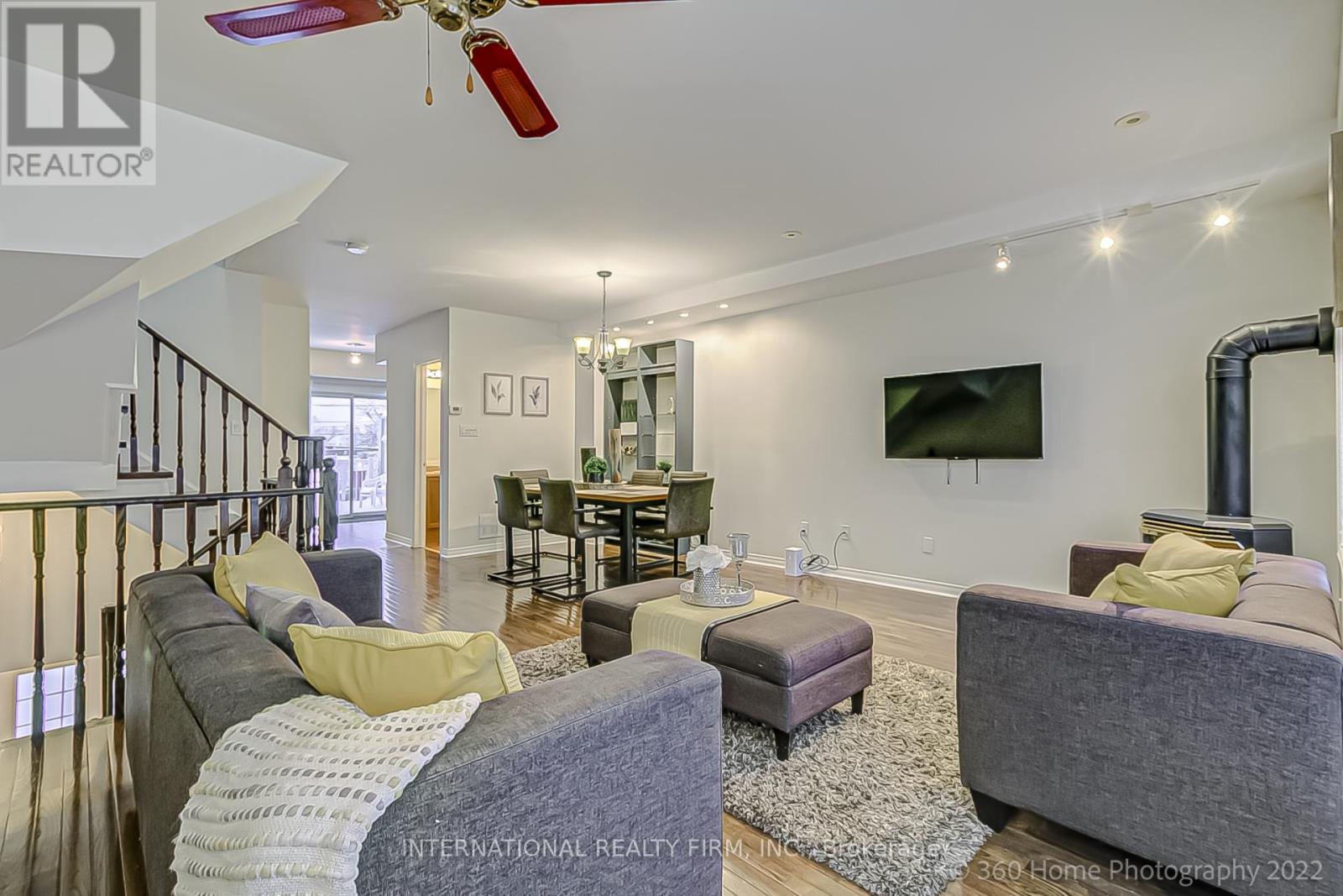 71 Blair Street, Toronto, Ontario  M4B 3N5 - Photo 4 - E12268885