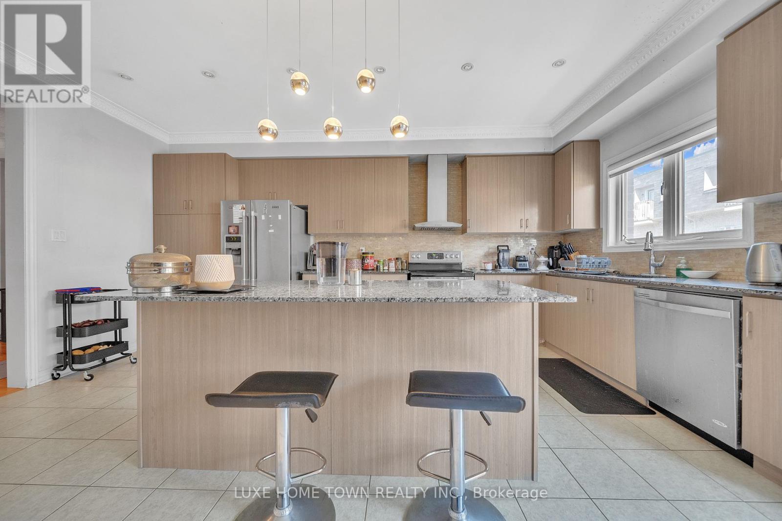 1506 Dusty Drive, Pickering, Ontario  L1X 0C9 - Photo 14 - E12268915