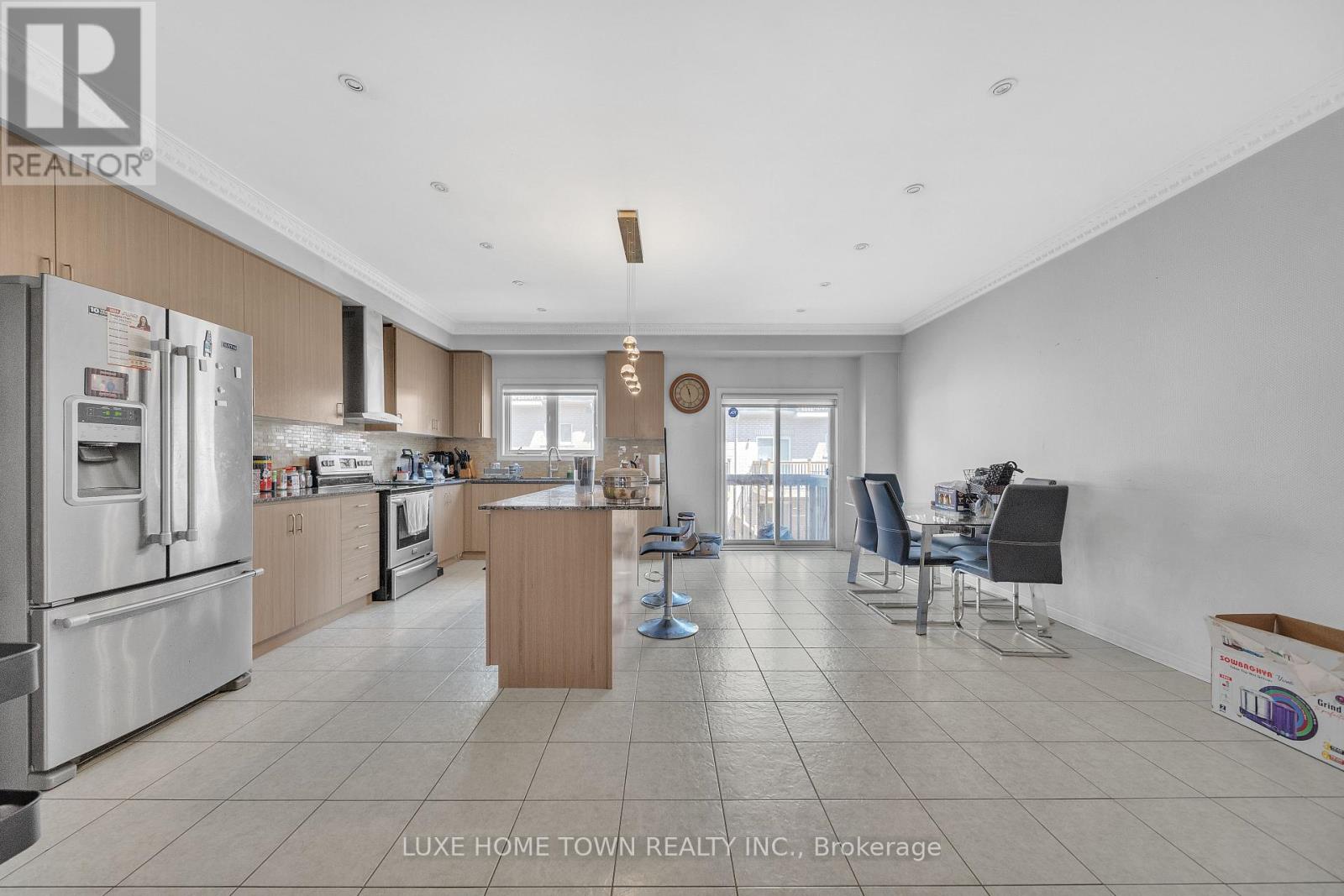 1506 Dusty Drive, Pickering, Ontario  L1X 0C9 - Photo 15 - E12268915