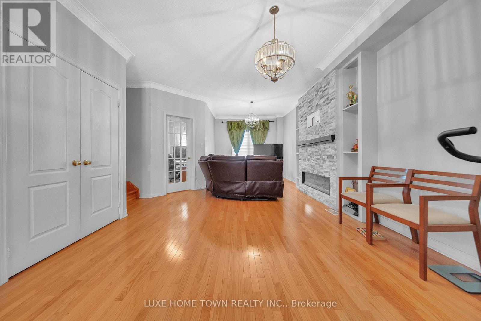 1506 Dusty Drive, Pickering, Ontario  L1X 0C9 - Photo 7 - E12268915