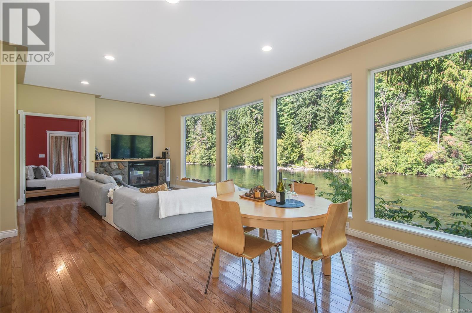 2420 Campbell River Rd, Campbell River, British Columbia