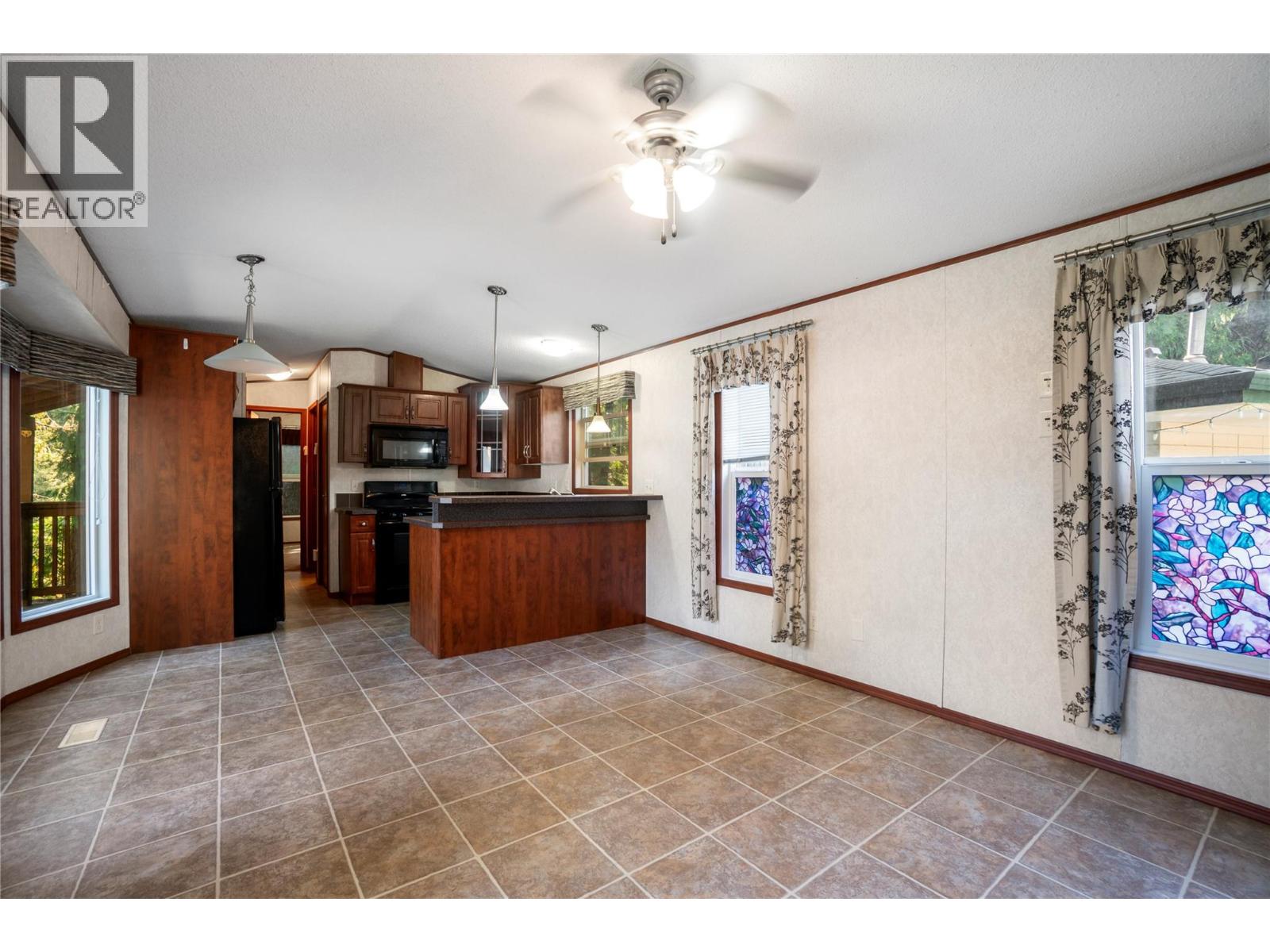 6670 Trans Canada Highway NE Unit - 10354984 2 