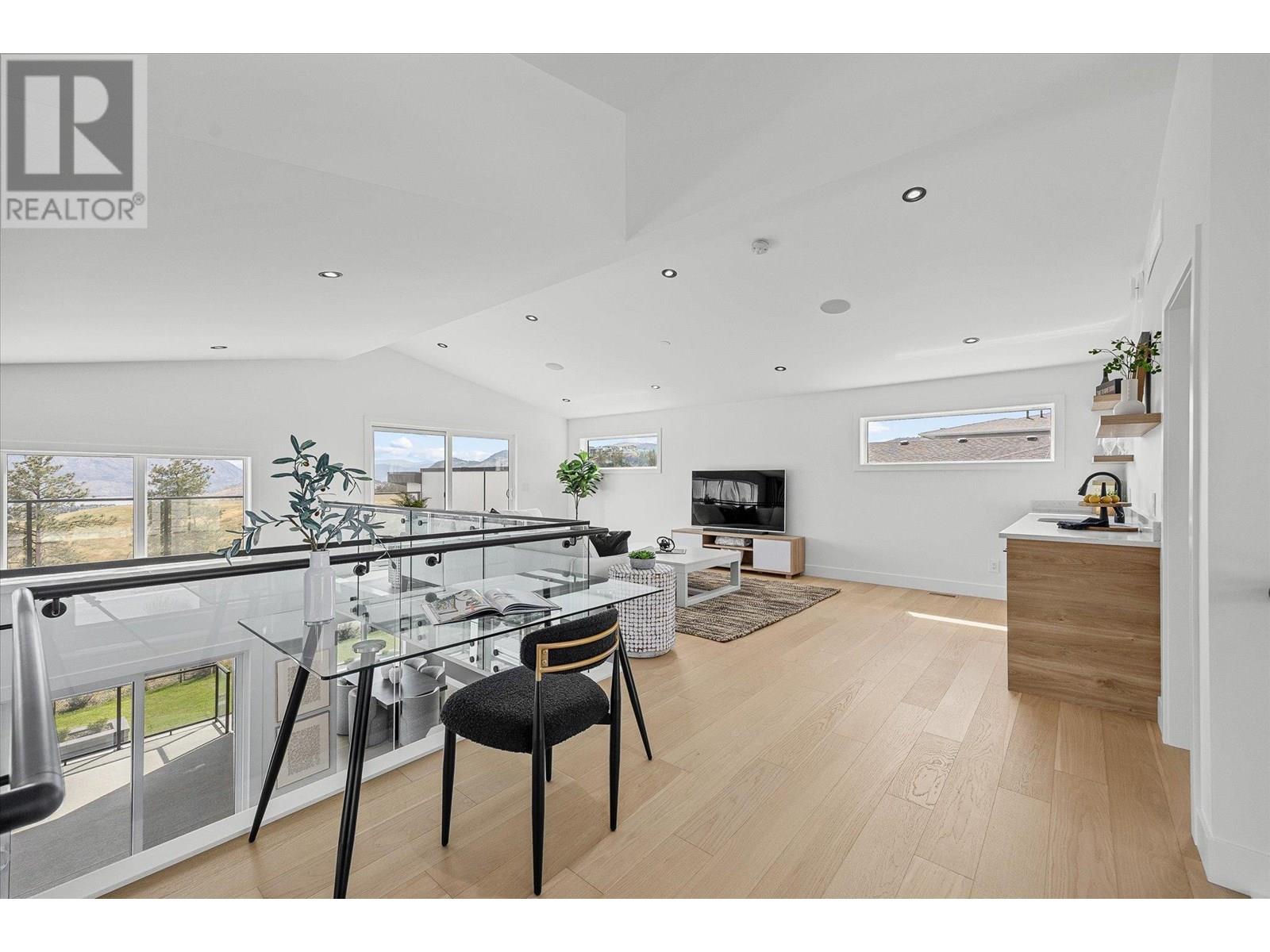 Property at 2507 Pinnacle Ridge Drive image 3