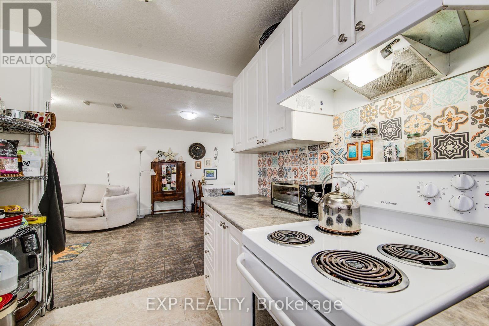1023 Maple Leaf Street, Wellesley, Ontario  N0B 2T0 - Photo 17 - X12268874