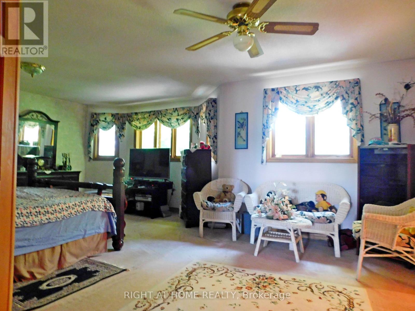 4916 Thirty Road N, Lincoln (Lincoln Lake), Ontario  L3J 1W2 - Photo 40 - X12268888