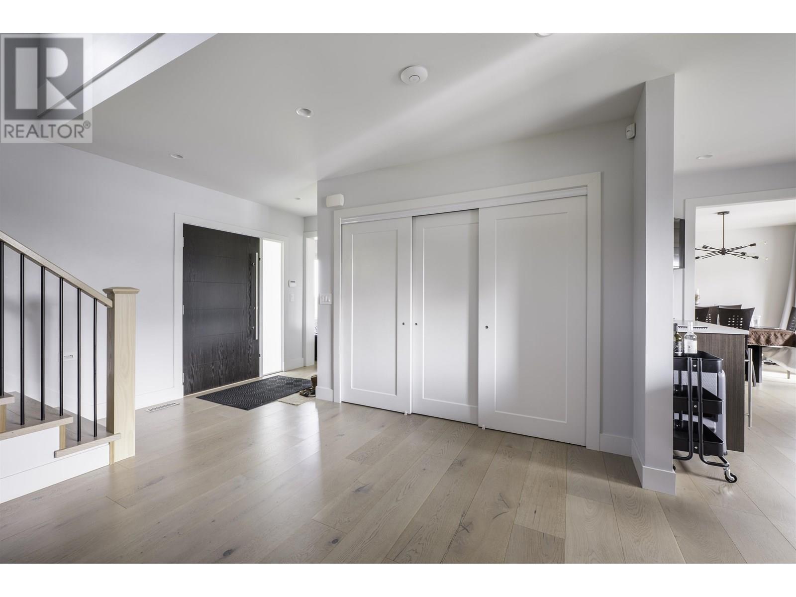 Property at 818 MASSEY STREET image 3