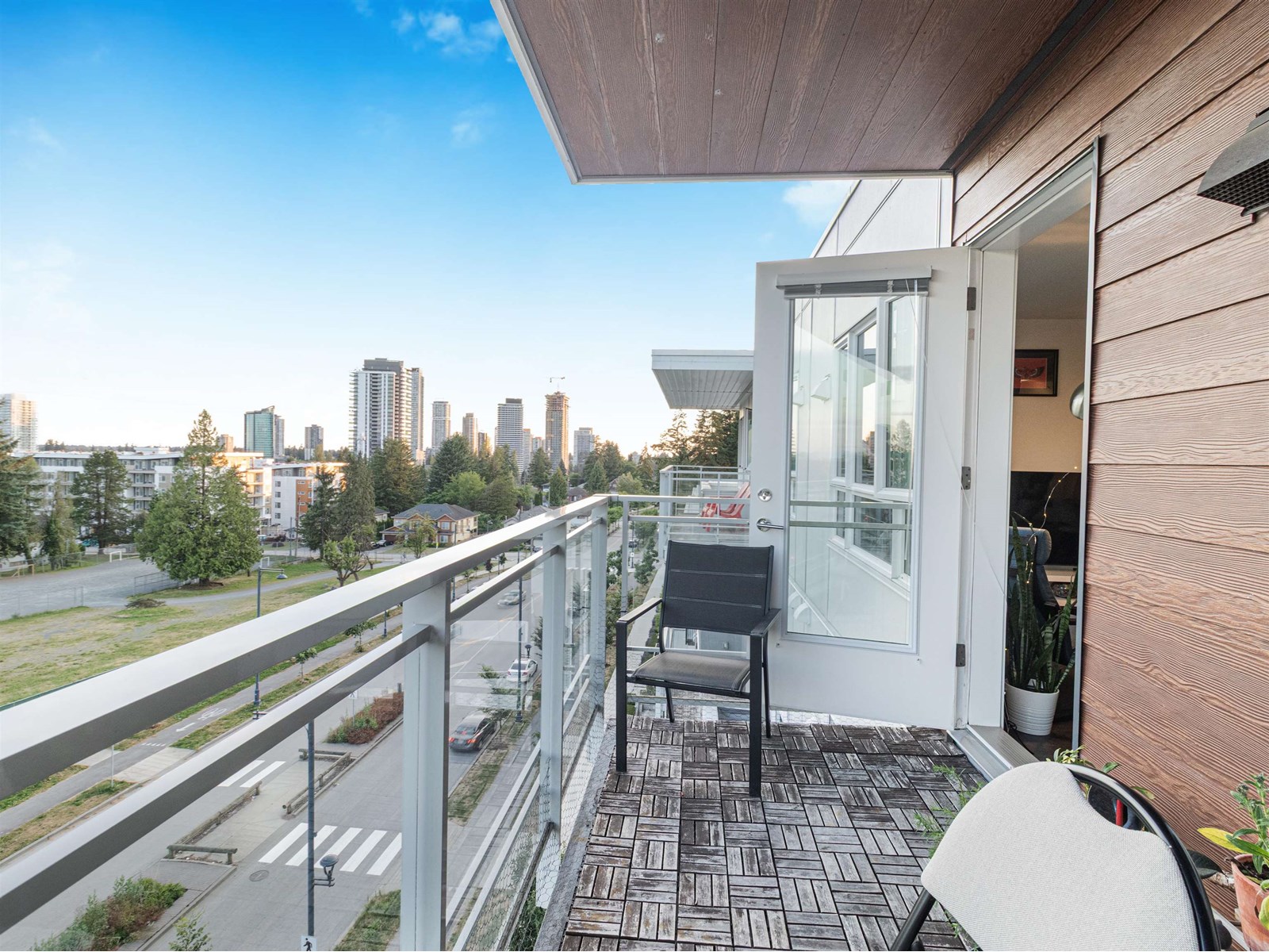 626 13963 105 Boulevard, Surrey, British Columbia  V3T 0M9 - Photo 4 - R3023528