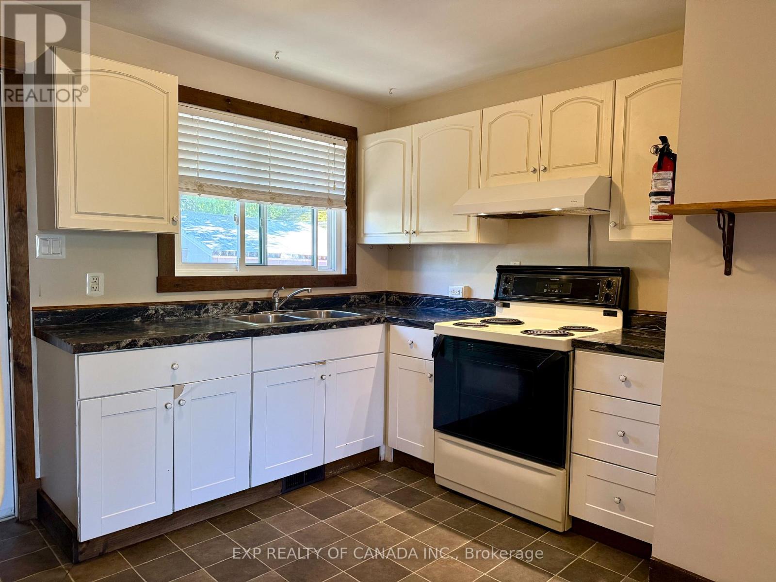 43 Crescent Avenue, Timmins, Ontario  P4N 4H9 - Photo 10 - T12108287