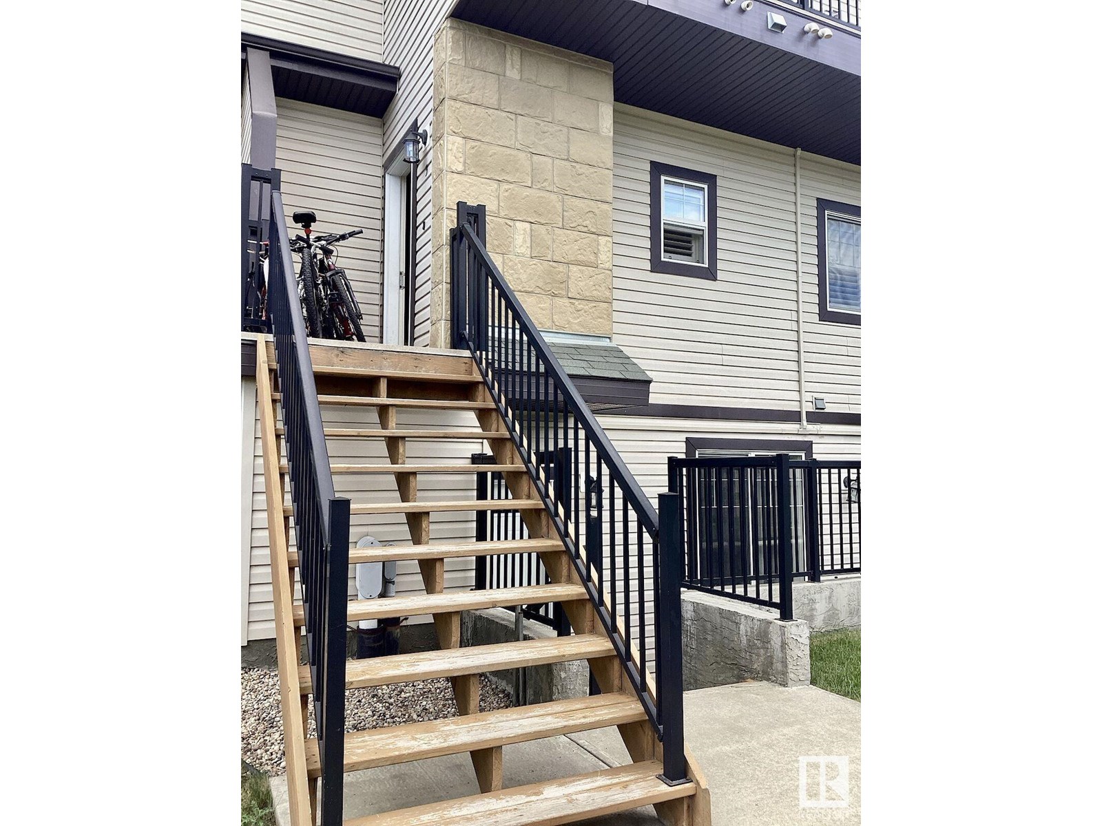 Property at #5 840 156 ST NW image 3