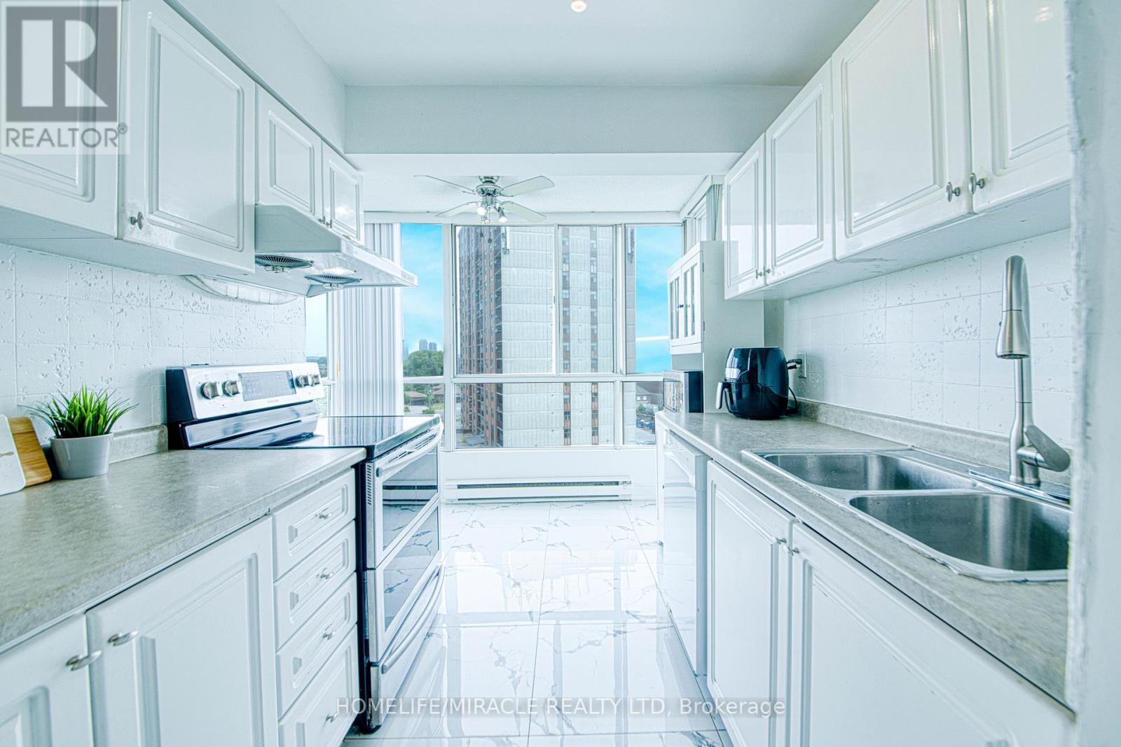 1004 - 3077 Weston Road, Toronto, Ontario  M9M 3A1 - Photo 18 - W12268938