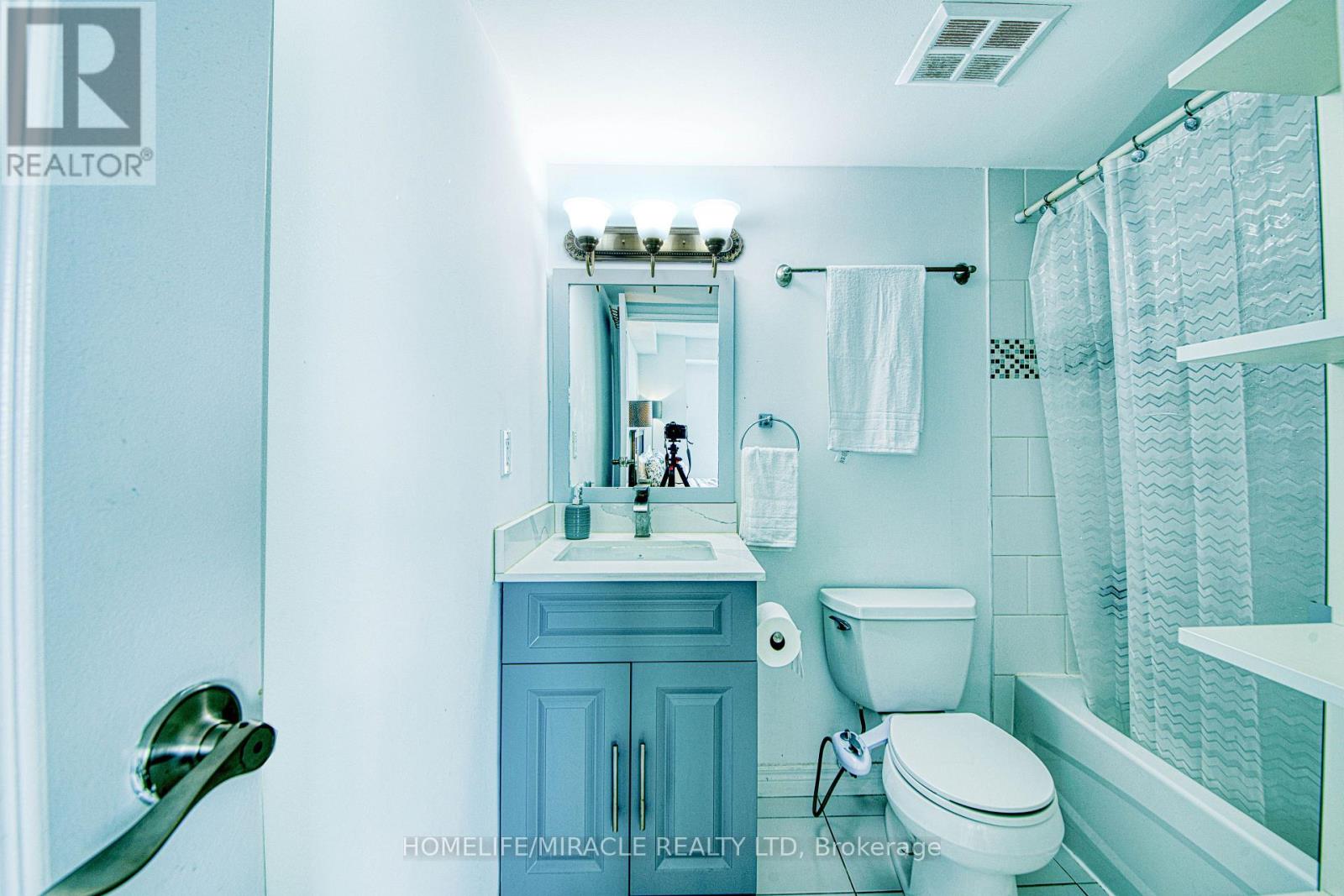 1004 - 3077 Weston Road, Toronto, Ontario  M9M 3A1 - Photo 25 - W12268938