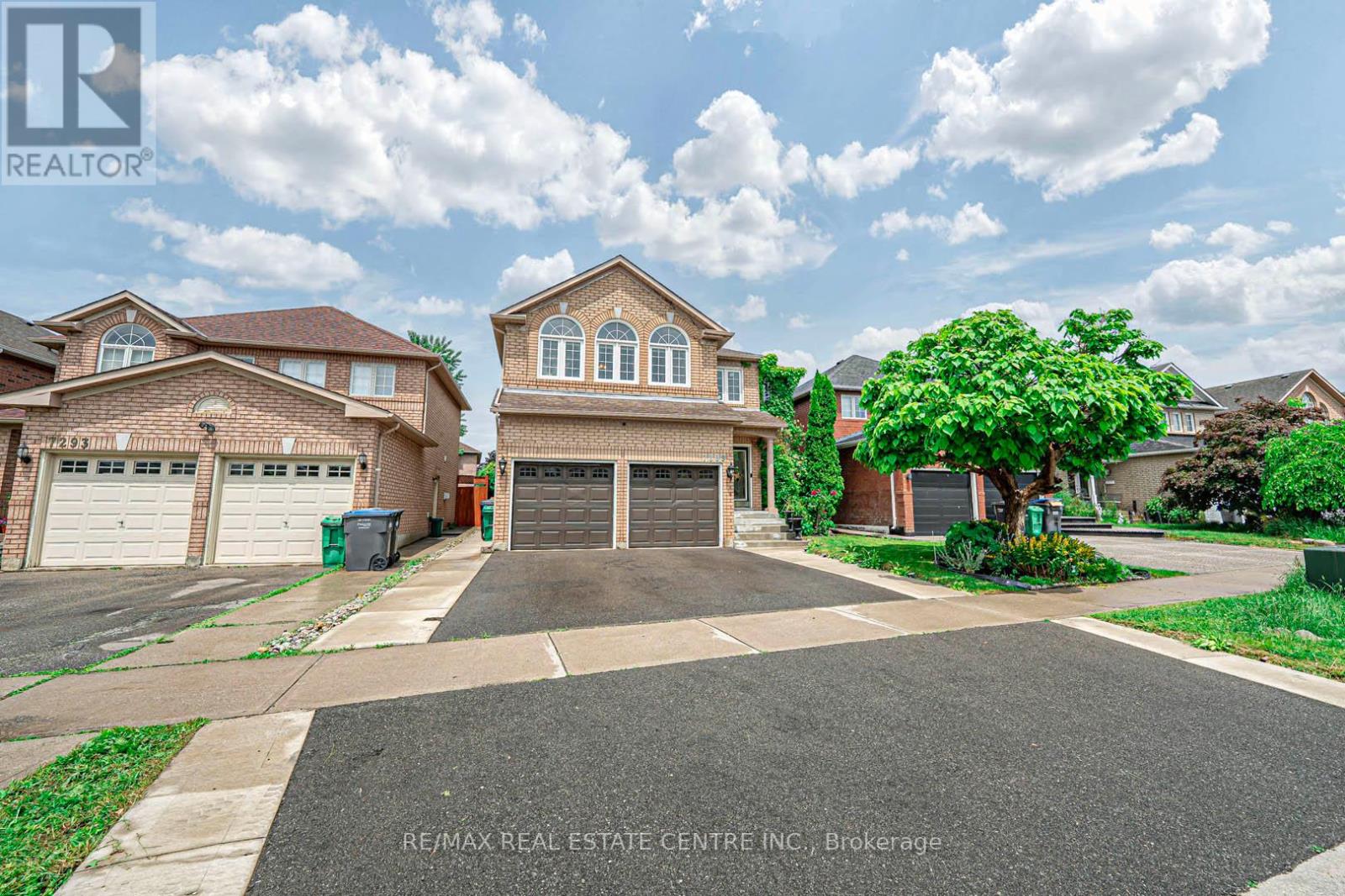 Property at 7289 TERRAGAR BOULEVARD image 2