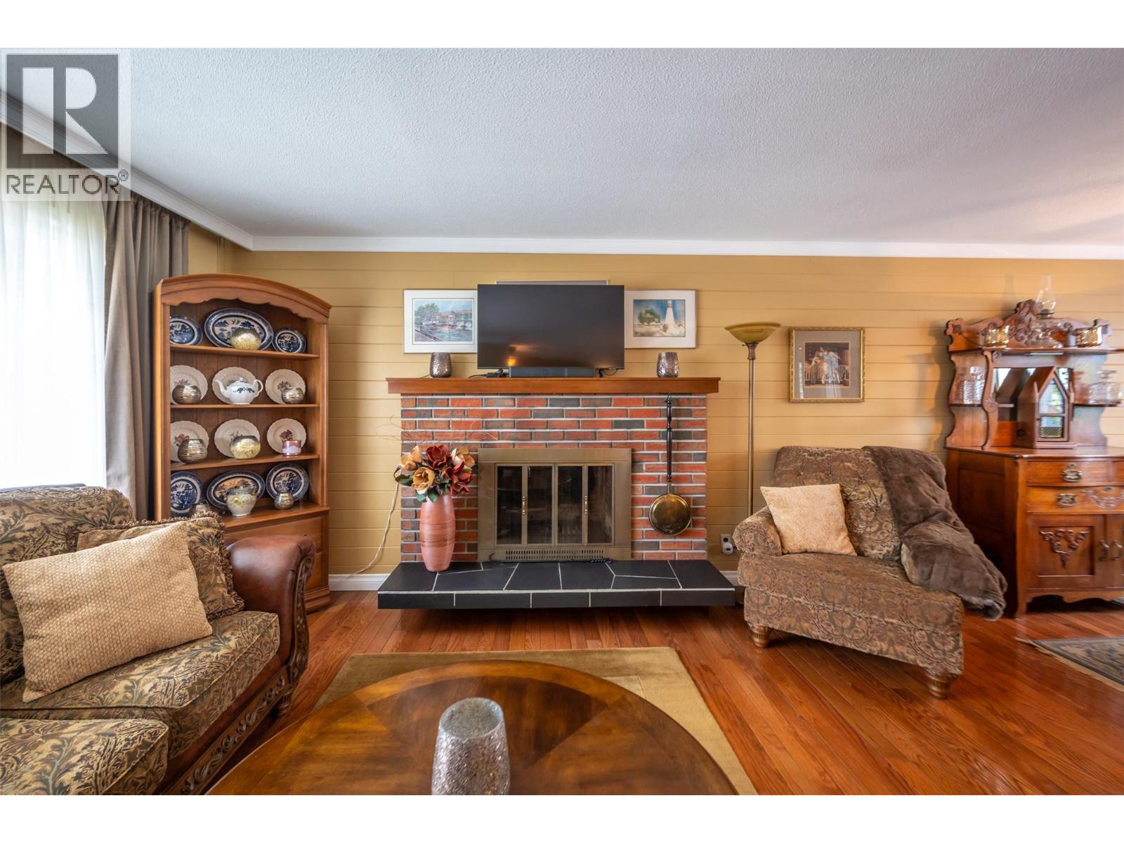 1598 Carmi Avenue, Penticton, British Columbia  V2A 6M8 - Photo 2 - 10355070