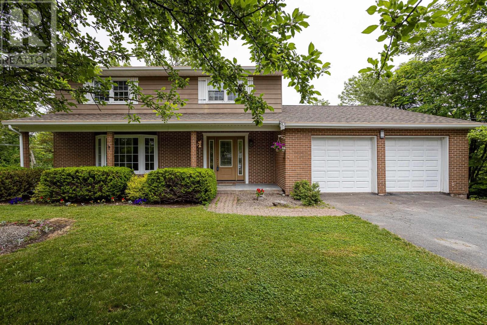 Property at 754 Lakeview Avenue image 1