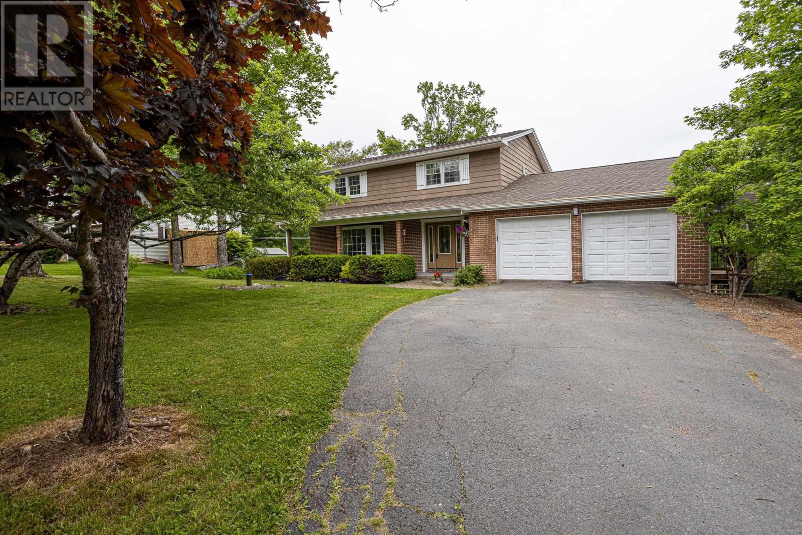 Property at 754 Lakeview Avenue image 2