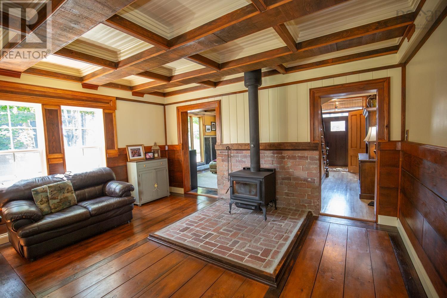 Property at 121 SMITH Avenue image 2
