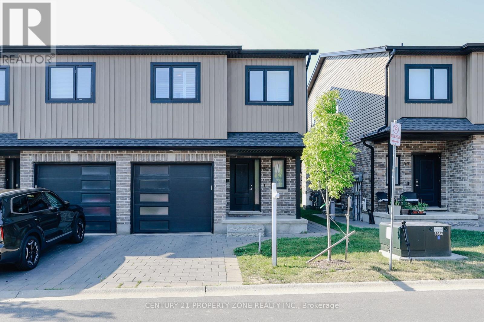 Property at 62 - 811 SARNIA ROAD image 1