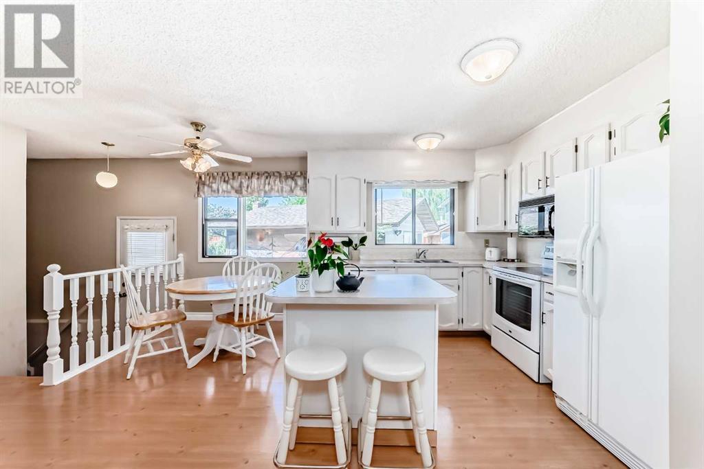 Property at 655 deercroft Way SE image 4