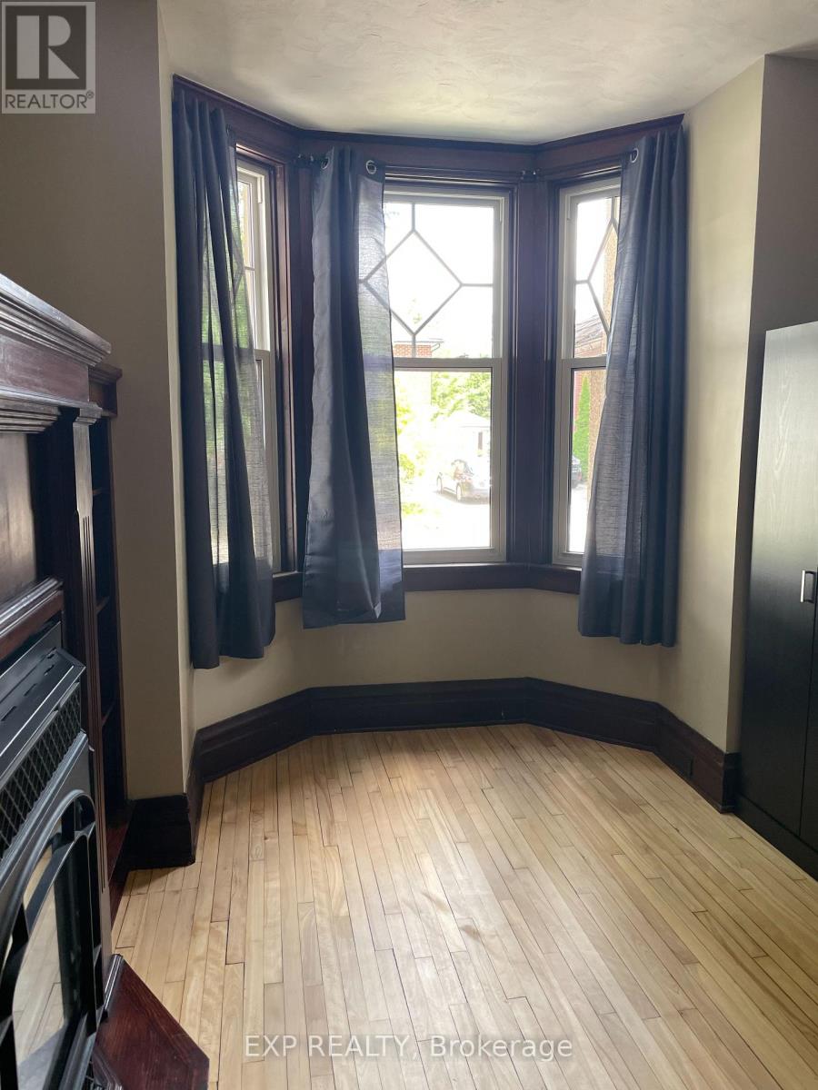 210 Blackburn Avenue, Ottawa, Ontario  K1N 8A8 - Photo 10 - X12268994