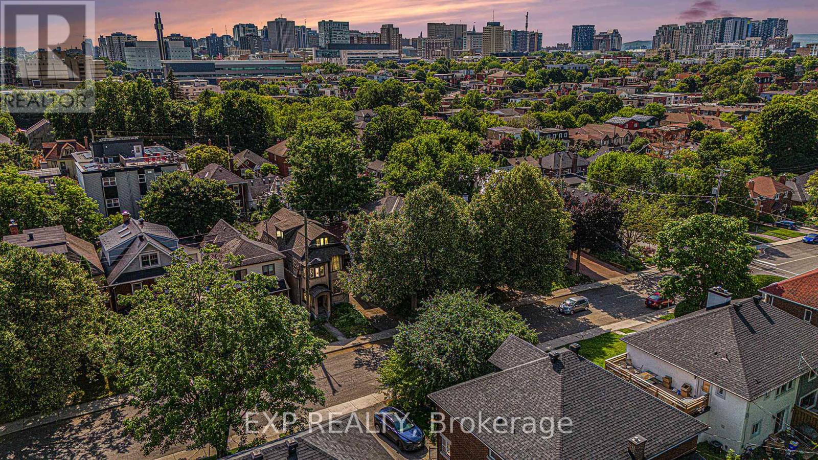 Property at 210 BLACKBURN AVENUE image 4