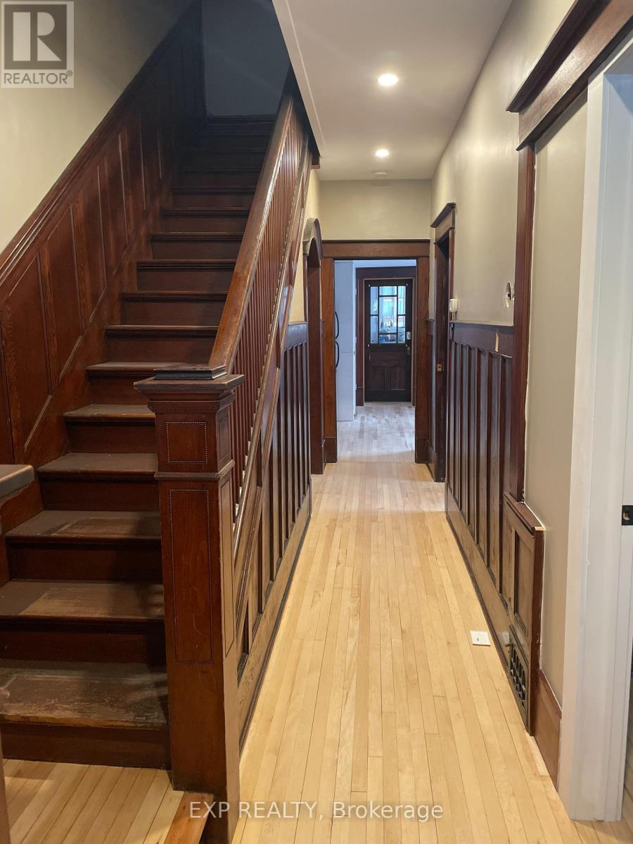 Property at 210 BLACKBURN AVENUE image 5