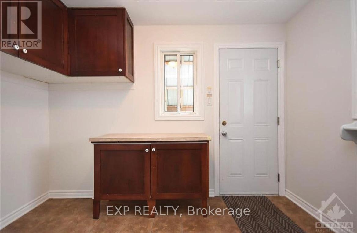 210 Blackburn Avenue, Ottawa, Ontario  K1N 8A8 - Photo 9 - X12268994