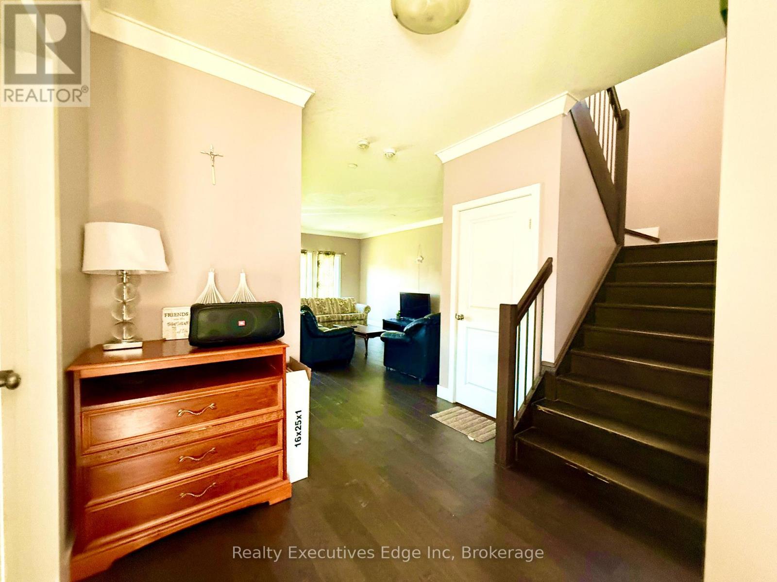 1330 Lawson Road, London North, Ontario N6G 5K9 - Photo 4 - X12264488