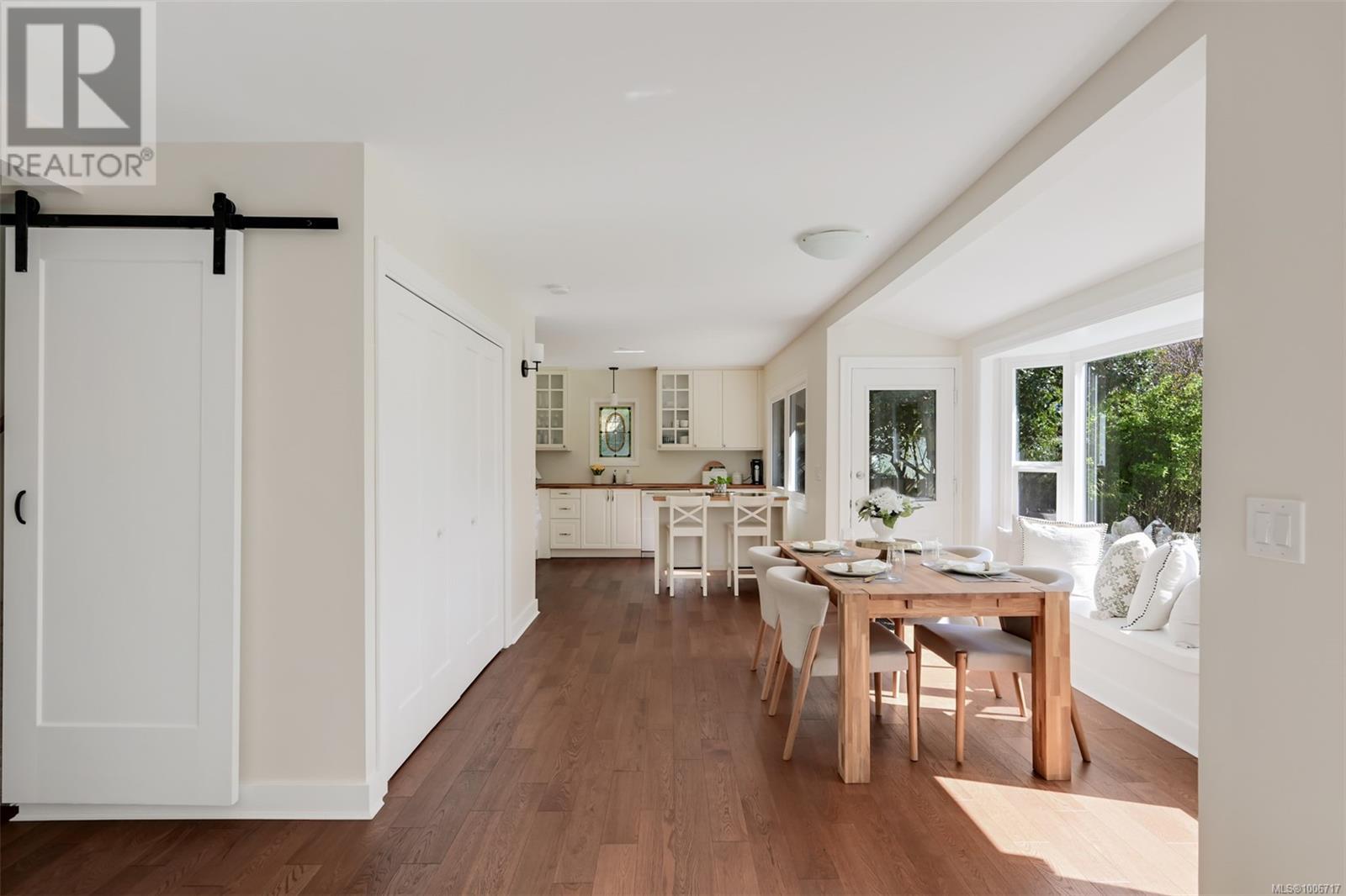 Property at 1445 Hamley St image 5