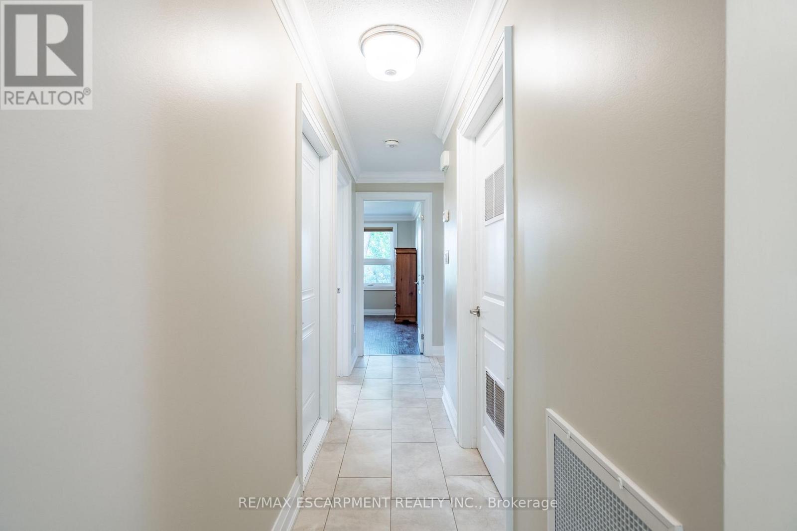 1 Archdeacon Clark Trail, Hamilton, Ontario  L9B 2M2 - Photo 12 - X12269005