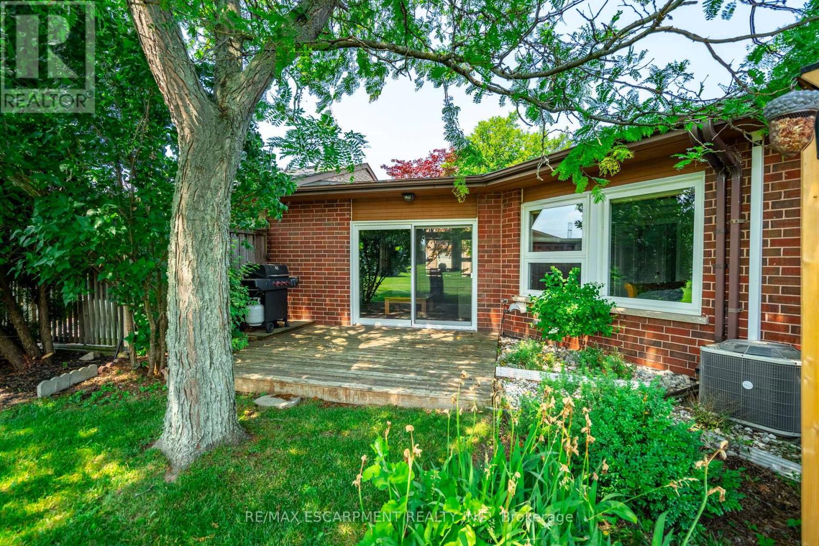 1 Archdeacon Clark Trail, Hamilton, Ontario  L9B 2M2 - Photo 33 - X12269005